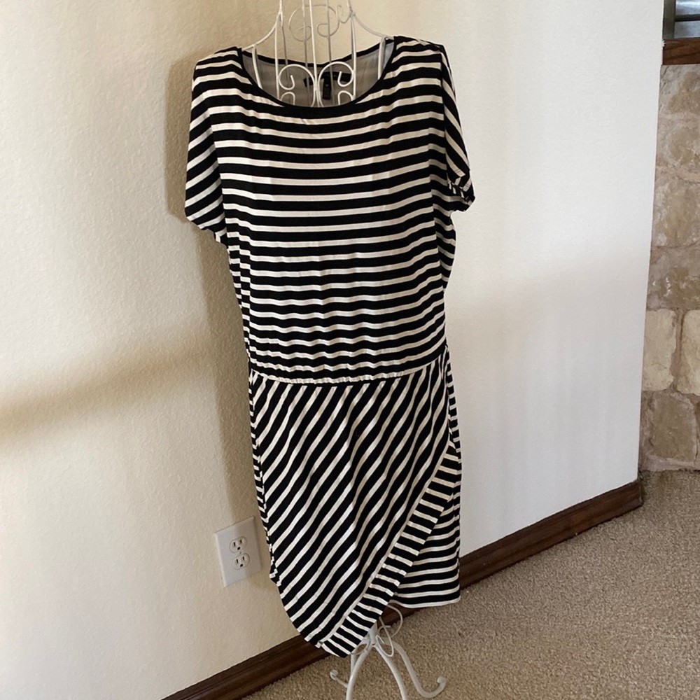 White House, Black market T-shirt dress